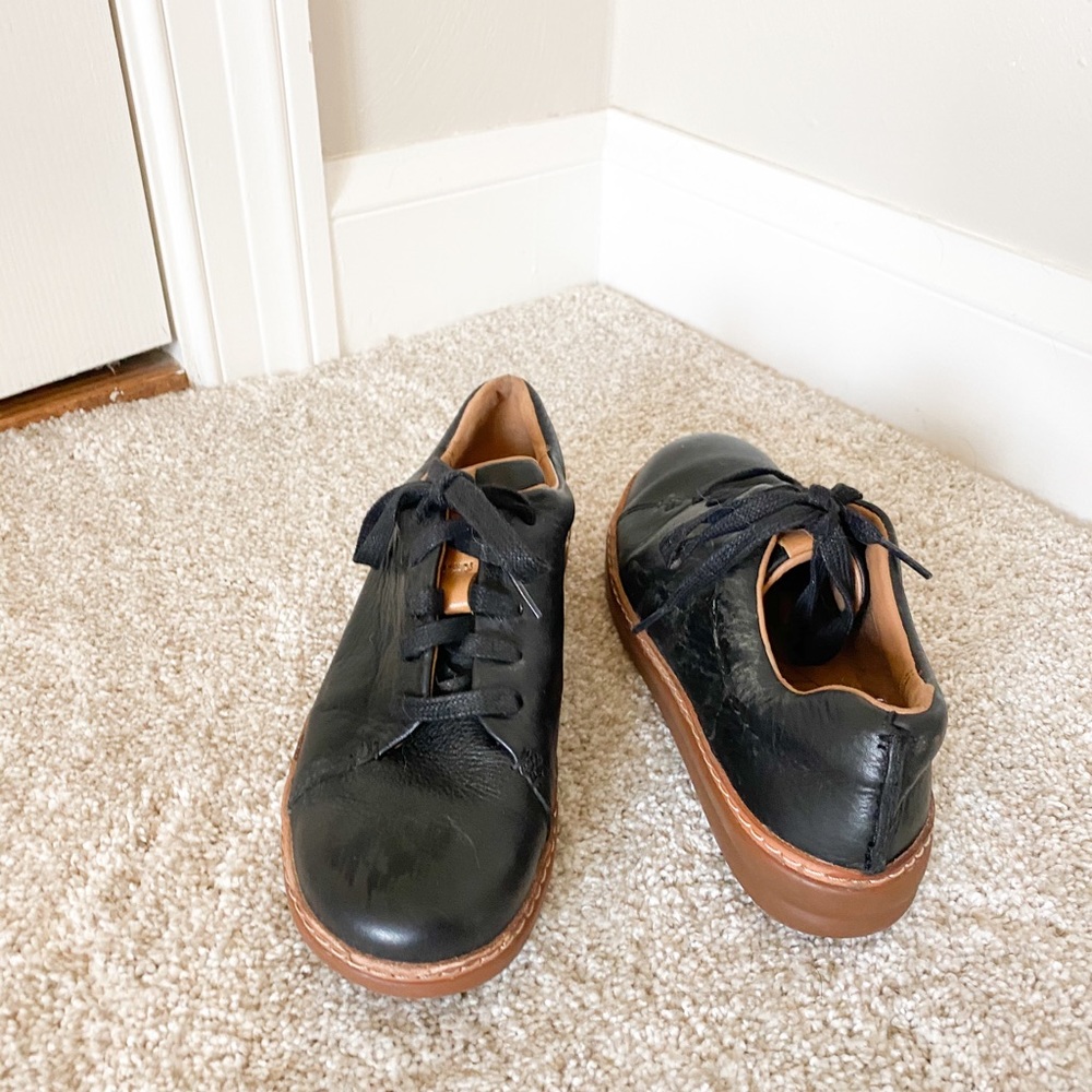 Leather sneakers